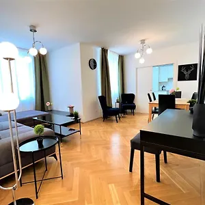 Unique Center Apartment Vienna