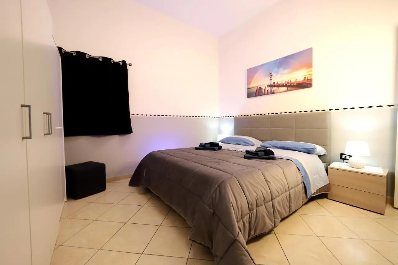 Casa Alma Daire Napoli 0*,